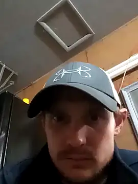 Snapshot of Midwestalpha chatting on December 9, 3:18 am Midwestalpha online show from December 9, 3:18 am