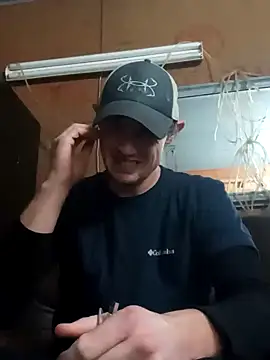 Snapshot of Midwestalpha chatting on December 22, 9:00 am Midwestalpha online show from December 22, 9:00 am