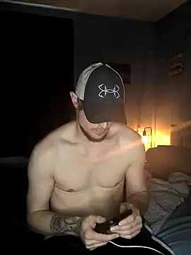 Snapshot of Midwestalpha chatting on February 28, 6:31 pm Midwestalpha online show from February 28, 6:31 pm