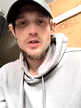 Snapshot of Midwestalpha chatting on March 3, 3:09 pm Midwestalpha online show from March 3, 3:09 pm