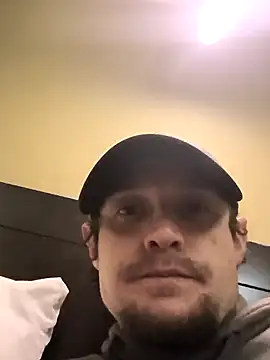 Snapshot of Midwestalpha chatting on March 6, 12:52 pm Midwestalpha online show from March 6, 12:52 pm