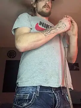 Snapshot of Midwestalpha chatting on February 19, 1:56 am Midwestalpha online show from February 19, 1:56 am