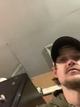 Snapshot of Midwestalpha chatting on March 2, 10:44 am Midwestalpha online show from March 2, 10:44 am