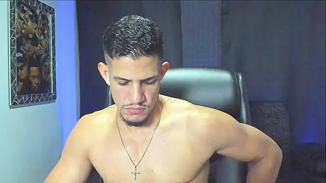 jhonnysnow17 online show from December 16, 3:22 am