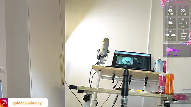 Snapshot of Miss69Ri99 chatting on January 3, 8:32 pm Miss69Ri99 online show from January 3, 8:32 pm