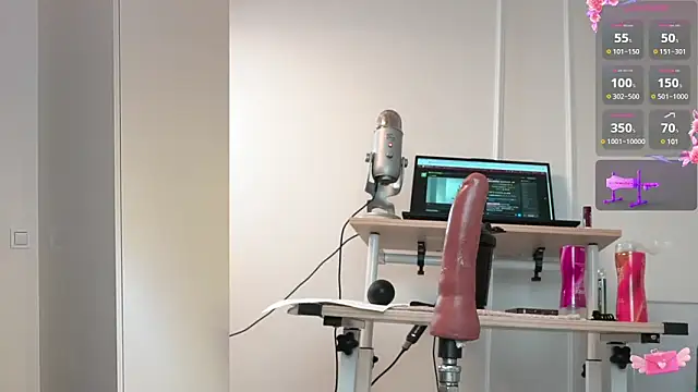 Snapshot of Miss69Ri99 chatting on March 8, 5:43 pm Miss69Ri99 online show from March 8, 5:43 pm