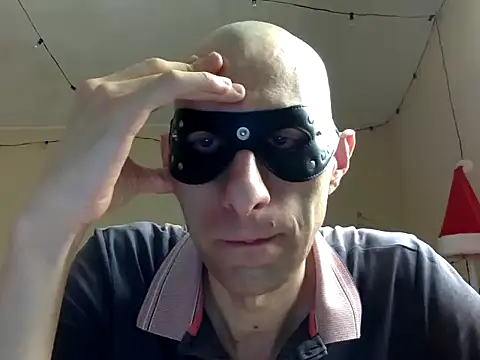 Snapshot of HandsomeAlfie chatting on December 18, 12:18 pm HandsomeAlfie online show from December 18, 12:18 pm