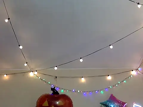 Snapshot of HandsomeAlfie chatting on October 19, 2:45 am HandsomeAlfie online show from October 19, 2:45 am