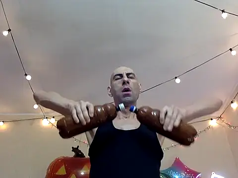 Snapshot of HandsomeAlfie chatting on October 25, 6:43 am HandsomeAlfie online show from October 25, 6:43 am