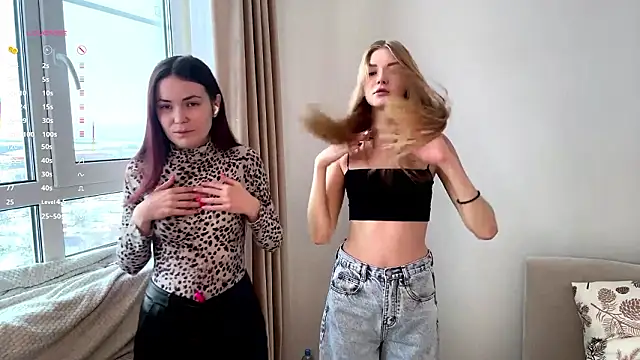 Snapshot of EllenReeves chatting on February 14, 6:32 am EllenReeves online show from February 14, 6:32 am