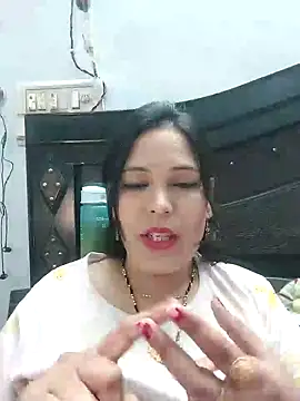 Snapshot of Poojabhabi101 chatting on March 1, 6:03 am Poojabhabi101 online show from March 1, 6:03 am