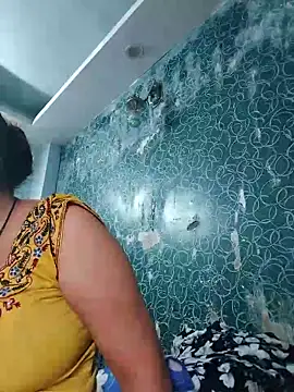 Poojabhabi101 online show from April 17, 6:05 am