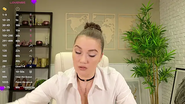 SelineSole online show from February 5, 4:44 pm