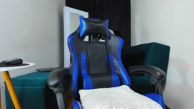 Snapshot of LiamCossio_ chatting on January 9, 11:34 pm LiamCossio  online show from January 9, 11:34 pm