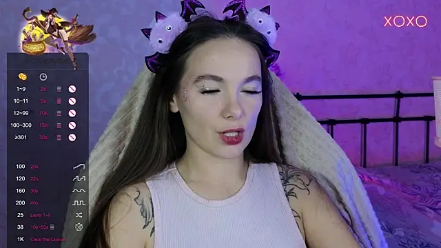 lil luna x online show from October 31, 1:01 pm