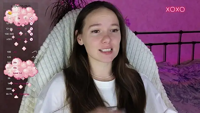 lil luna x online show from December 5, 5:53 pm