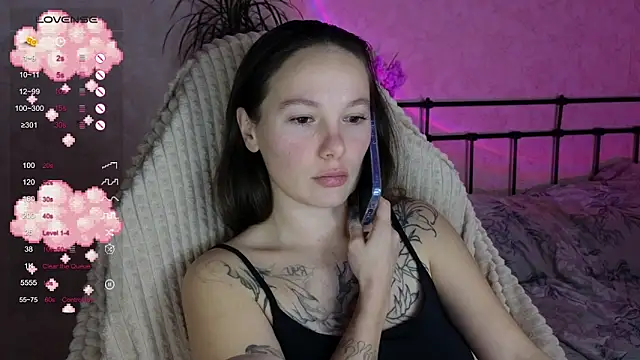 lil luna x online show from December 15, 8:35 pm