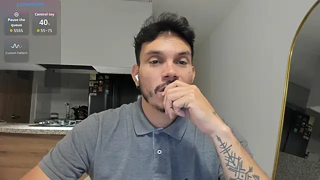 alejandro stark online show from October 11, 4:33 am