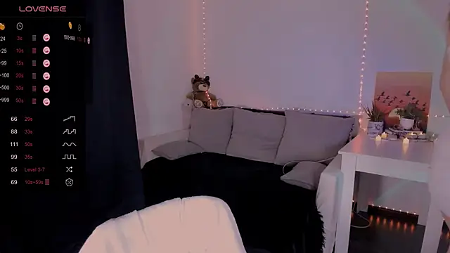 mia x love online show from December 5, 5:39 pm