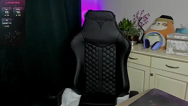 Vincent Strong online show from February 2, 8:57 am