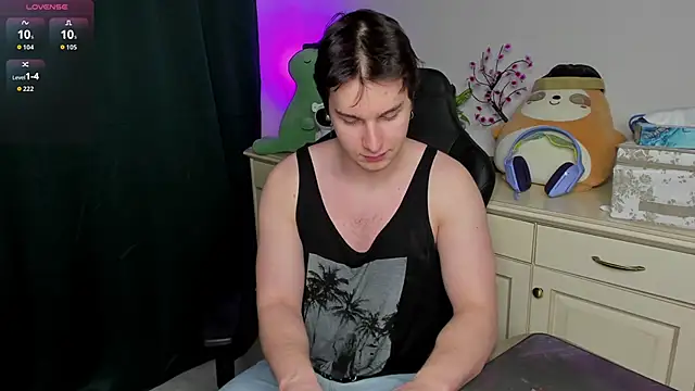 Vincent Strong online show from February 7, 3:21 am