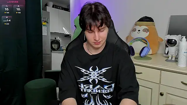 Vincent Strong online show from April 12, 9:36 am