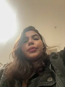 GigiiStone online show from December 17, 5:36 pm