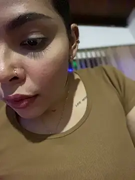 GigiiStone online show from December 20, 12:30 am