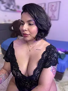 GigiiStone online show from February 19, 11:25 pm