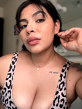 GigiiStone online show from September 19, 6:08 pm