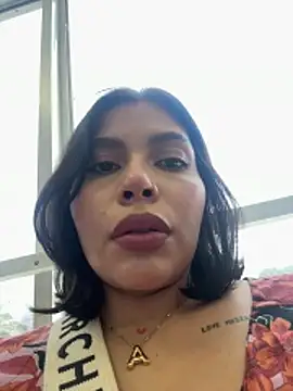 GigiiStone online show from February 27, 4:51 pm