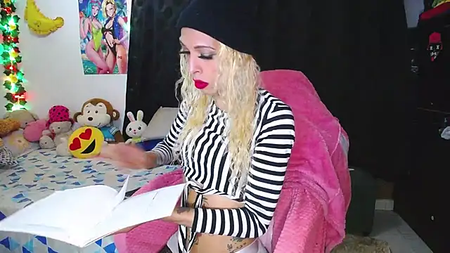 Snapshot of flaquita_corall chatting on April 29, 10:05 pm flaquita corall online show from April 29, 10:05 pm