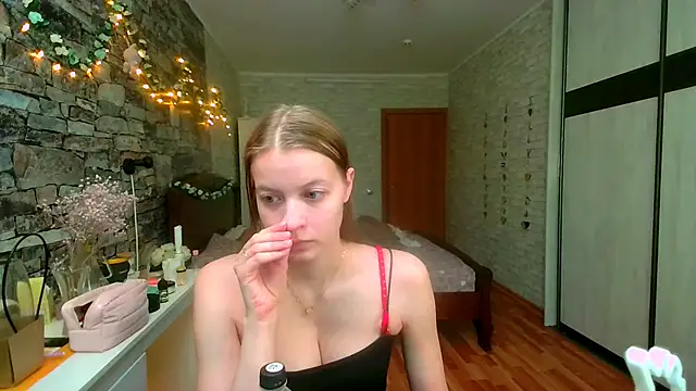   Aphrodita  wow   online show from March 15, 8:09 am