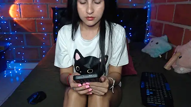 Nathacha online show from November 16, 10:15 pm