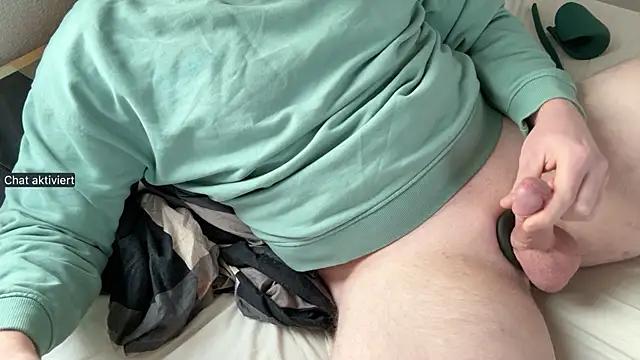 an0nym0us us3r online show from December 18, 2:12 pm