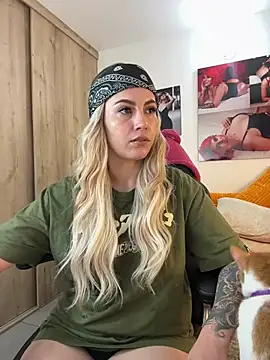 zafiro mo0n online show from January 30, 2:36 pm