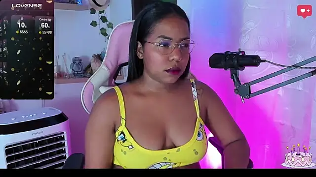 samanthaabloom online show from March 22, 1:11 am