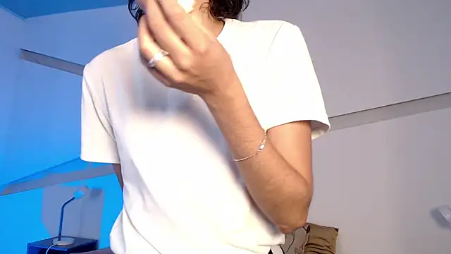 hot little bunny online show from October 21, 8:53 pm