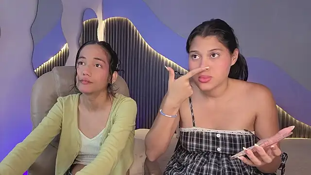 hot little bunny online show from March 13, 9:10 pm