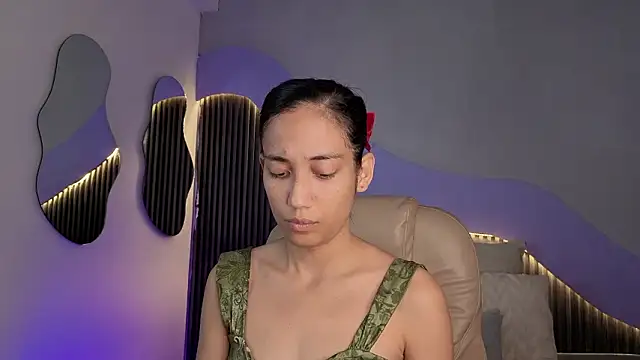 hot little bunny online show from March 22, 9:29 pm