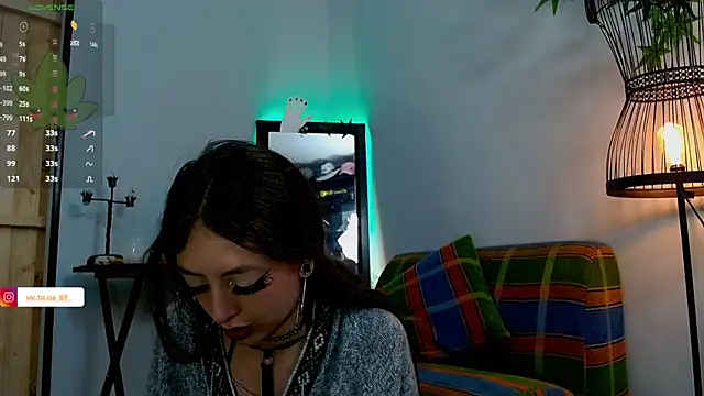 VickyJackson  online show from January 14, 5:01 pm