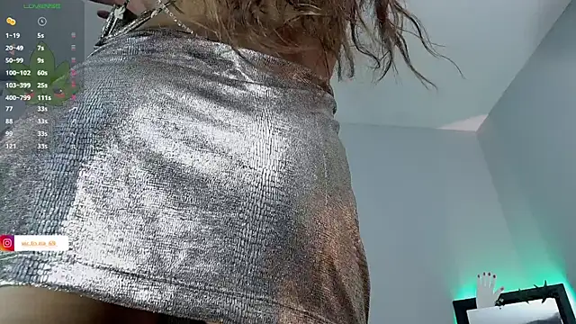 VickyJackson  online show from January 17, 12:10 am