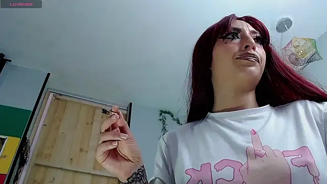 VickyJackson  online show from February 12, 7:45 pm