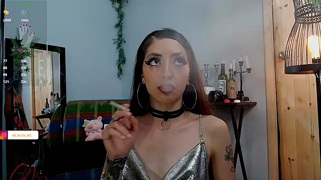 VickyJackson  online show from February 14, 5:25 pm