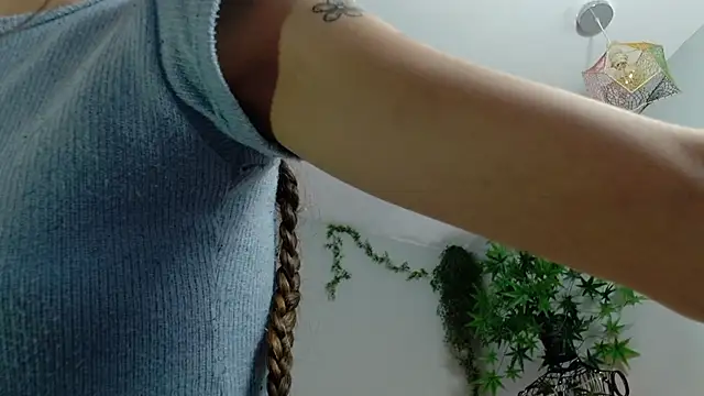 VickyJackson  online show from March 1, 2:34 pm