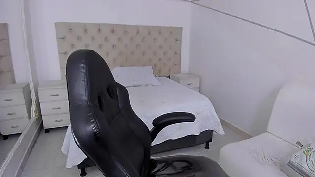 CinthiaCollins online show from November 30, 3:49 pm