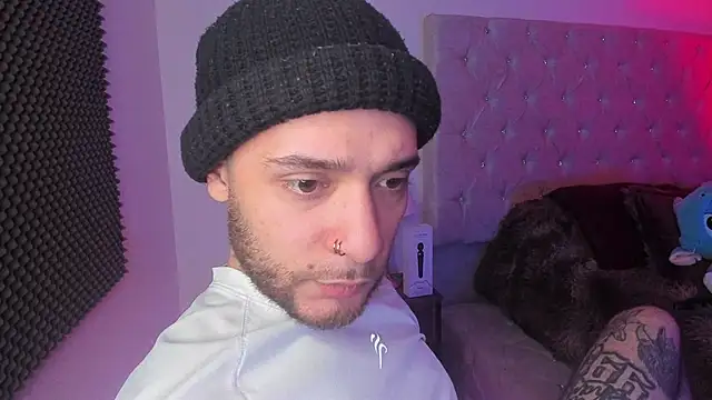 Snapshot of AbbyAndChris2 chatting on January 31, 10:19 pm AbbyAndChris2 online show from January 31, 10:19 pm