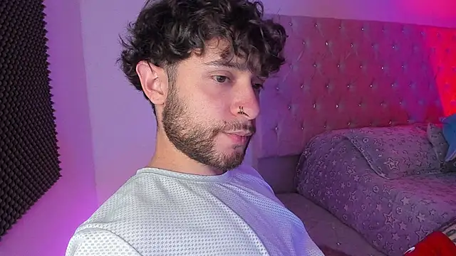 Snapshot of AbbyAndChris2 chatting on April 3, 7:39 am AbbyAndChris2 online show from April 3, 7:39 am