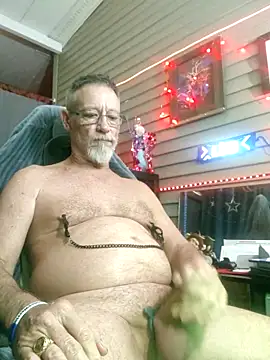 Snapshot of Daddysthick chatting on February 19, 2:33 am Daddysthick online show from February 19, 2:33 am