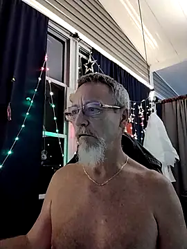 Snapshot of Daddysthick chatting on October 4, 2:31 am Daddysthick online show from October 4, 2:31 am